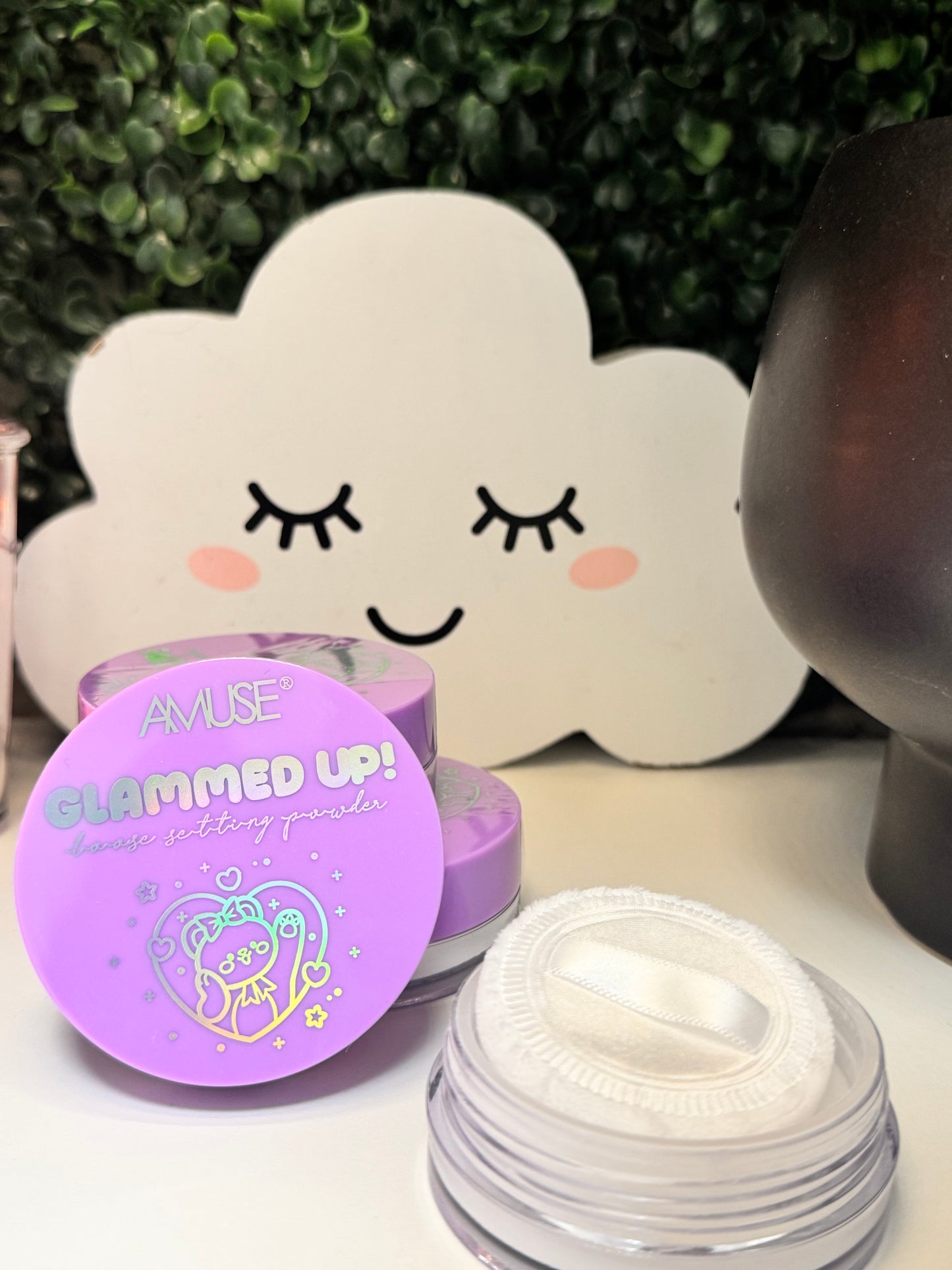 Glammed up setting powder
