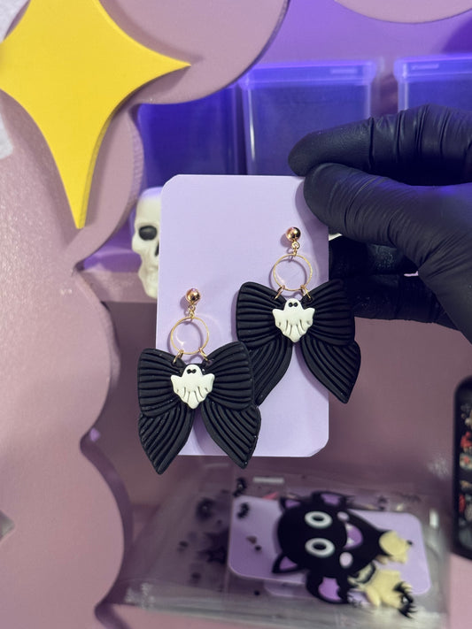 Ghostly bows