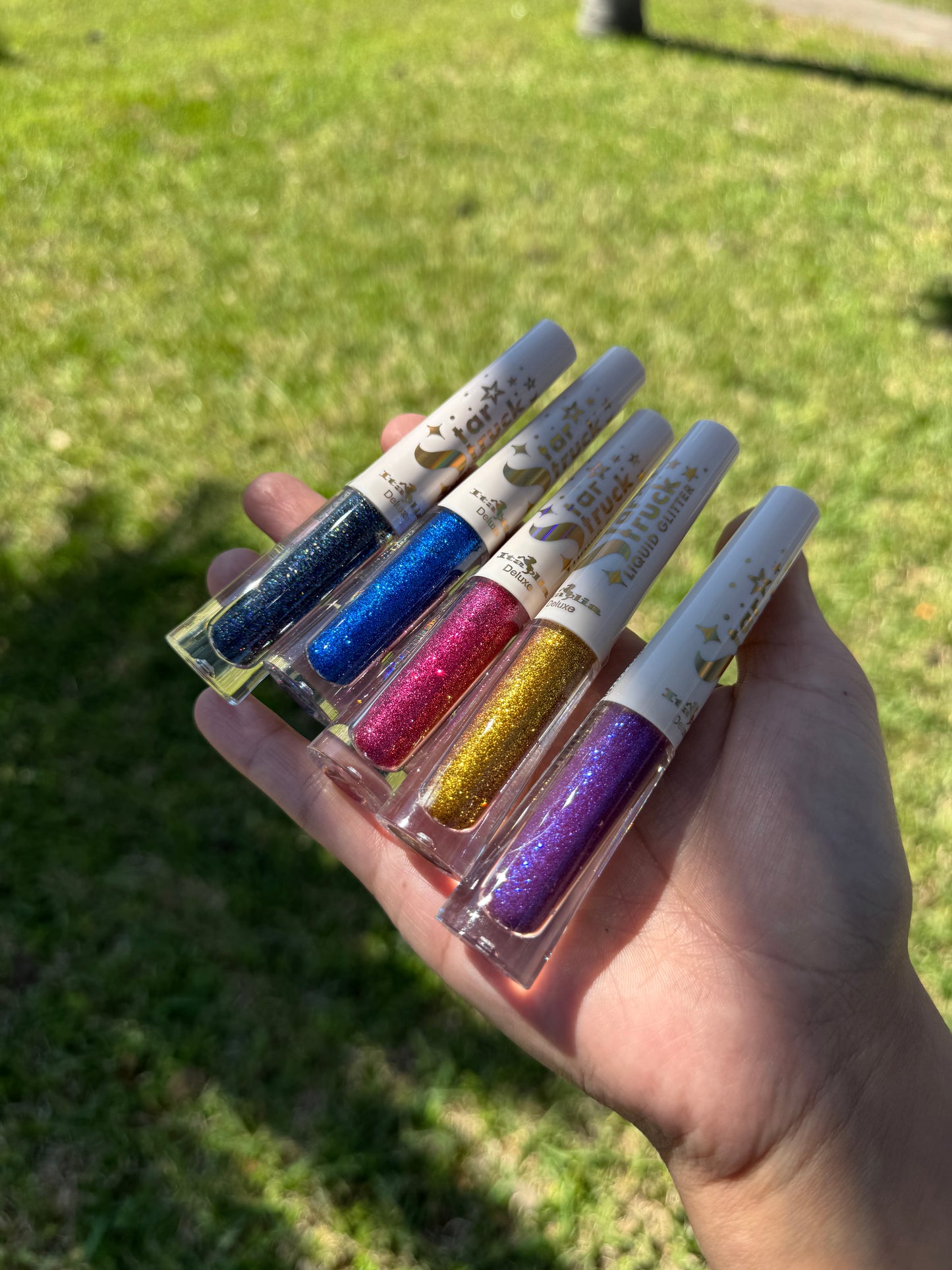 Star stuck liquid glitter eyeliner