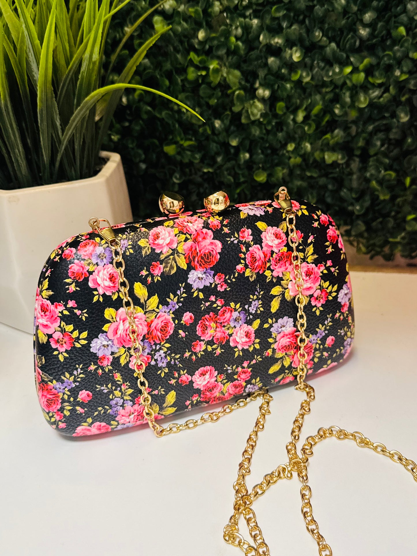Floral clutch