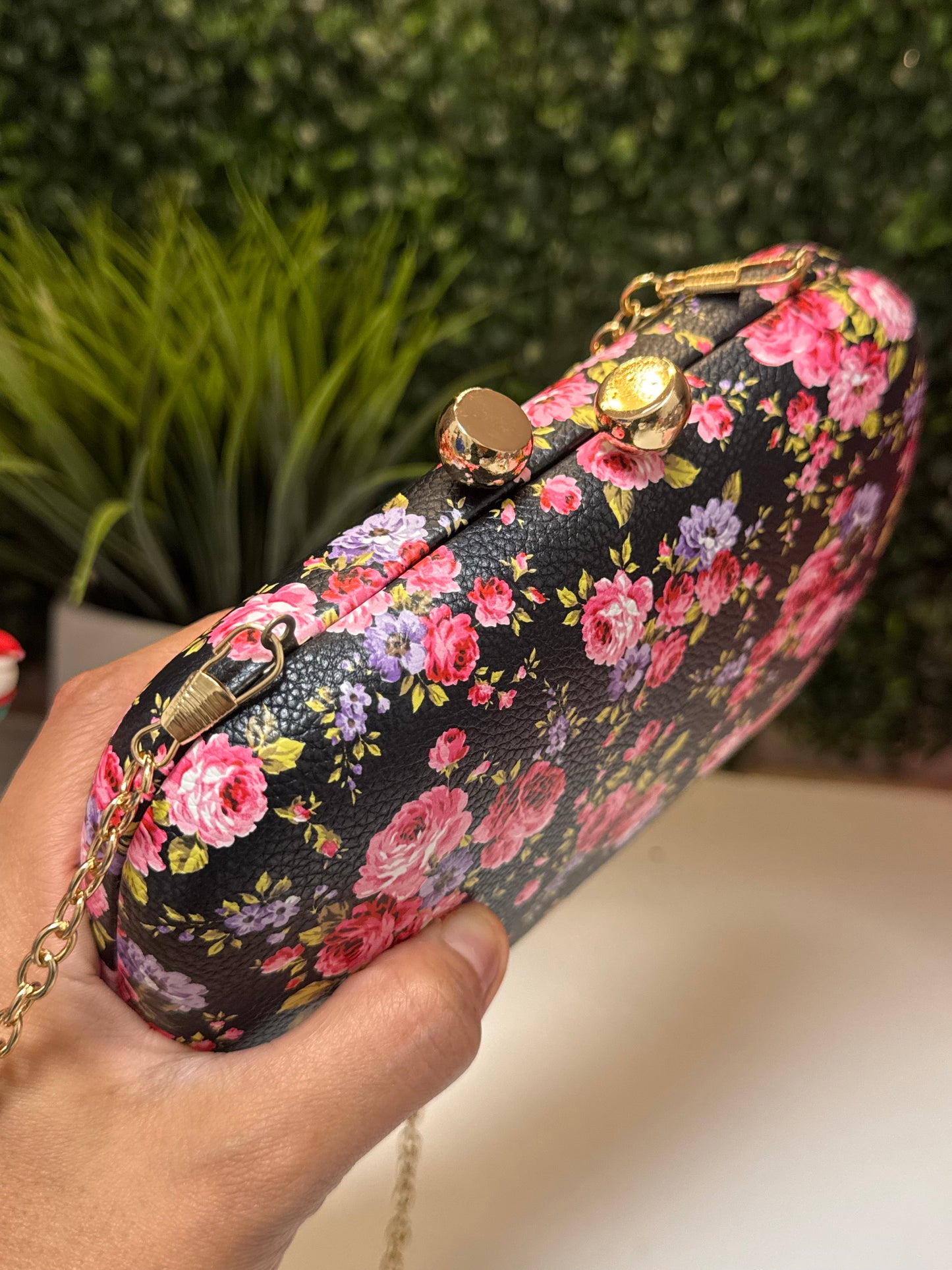 Floral clutch