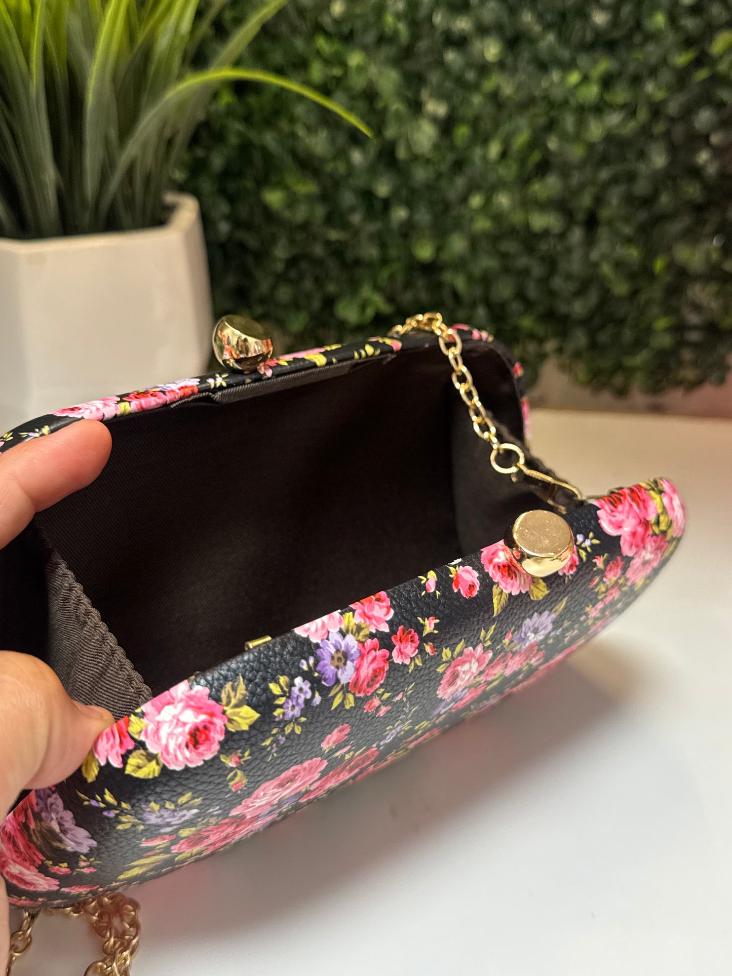 Floral clutch